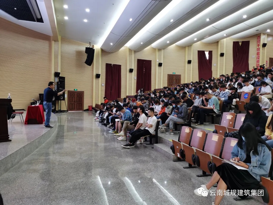 价值在底层思维中升华丨芦忠友经管院主题演讲培训